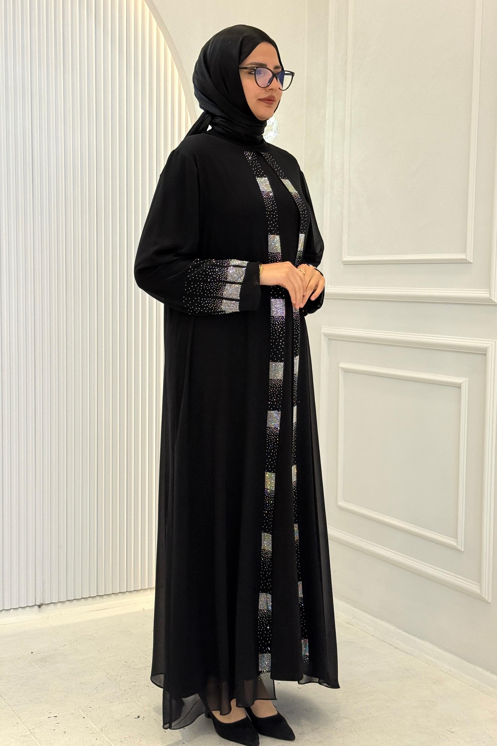 Taş İşlemeli Şifon Pelerinli Abiye Elbise Siyah OTW514