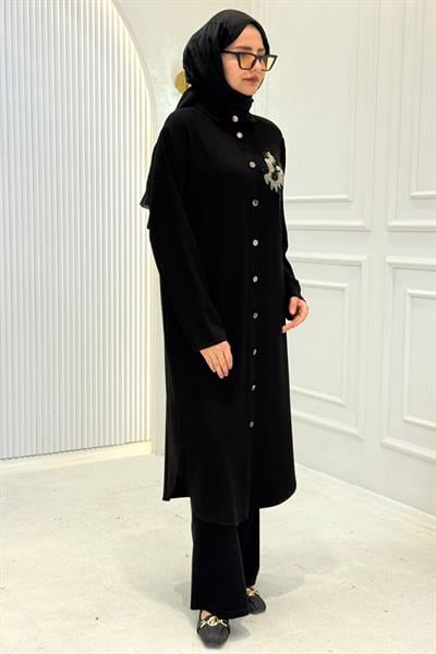 Büyük Beden Düğmeli Nakış Detaylı Tesettür Kap Siyah OTW329