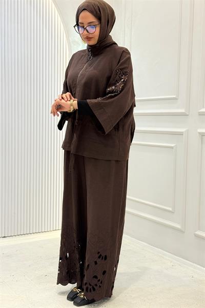 Büyük Beden Nakış Detaylı Fermuarlı Tesettür Takım Kahve OTW9624
