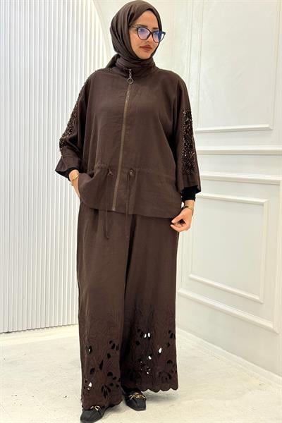 Büyük Beden Nakış Detaylı Fermuarlı Tesettür Takım Kahve OTW9624