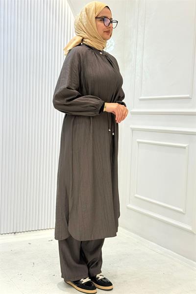 Büzgü Yaka Pantolonlu Takım Vizon OTW8609