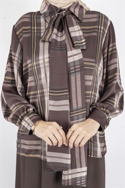 Fular Detaylı Kare Desen Bluz ve Uzun Etek Tesettür Takım Kahve OTW8576