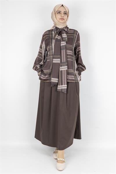 Fular Detaylı Kare Desen Bluz ve Uzun Etek Tesettür Takım Kahve OTW8576