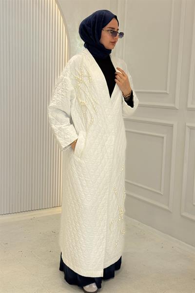 İnci İşlemeli Kapitone Uzun Tesettür Kap Beyaz OTW9512