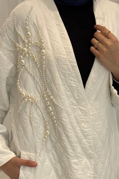 İnci İşlemeli Kapitone Uzun Tesettür Kap Beyaz OTW9512