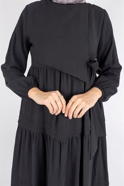 Kat Kat Pileli Yan Bağlamalı Tesettür Elbise Siyah OTW5262