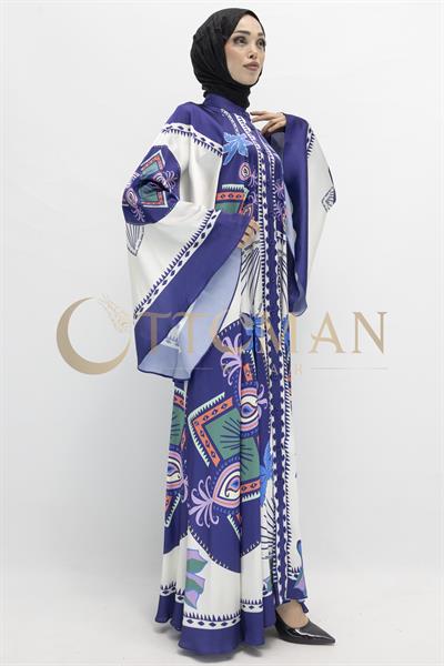 Modern kesim etnik desenli saten elbise – şık ve bohem stil Mavi OTW431