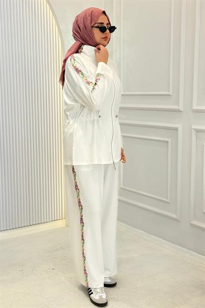 Nakış Detaylı Fermuarlı Büyük Beden Tesettür Takım Beyaz OTW7904-2