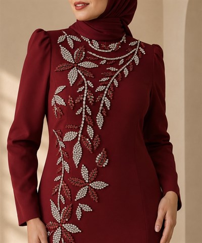 Prenses Omuzlu Asimetrik Taş İşlemeli Uzun Abiye Bordo OTW3135