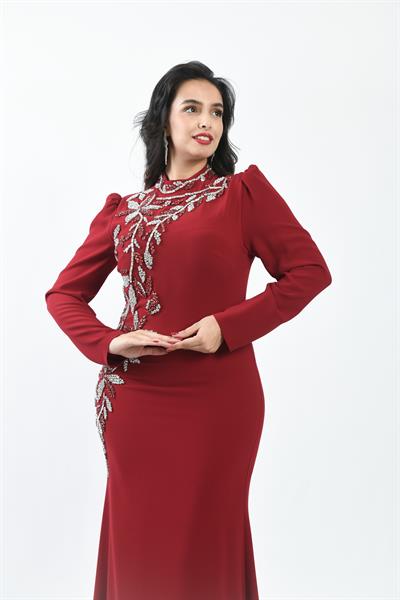 Prenses Omuzlu Asimetrik Taş İşlemeli Uzun Abiye Bordo OTW3135