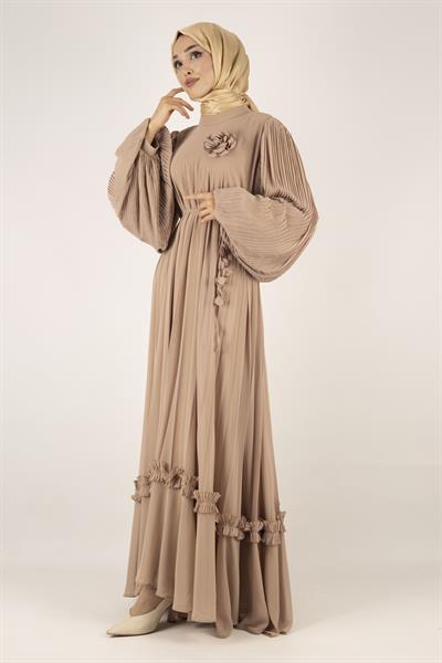 TASARIM BÜYÜK BEDEN  PİLİSELİ ŞİFON ELBİSE Vizon OTW44136