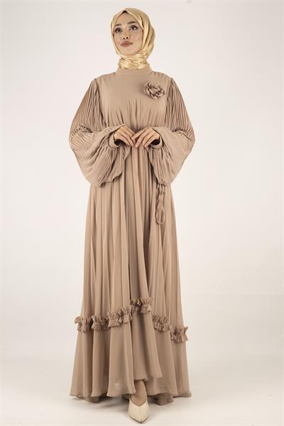 TASARIM BÜYÜK BEDEN  PİLİSELİ ŞİFON ELBİSE Vizon OTW44136