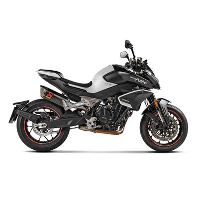 AKRAPOVIC S-CF8SO1-HAPLC CF MOTO 800NK (23-25) SLIP-ON LINE (CARBON) EGZOZ