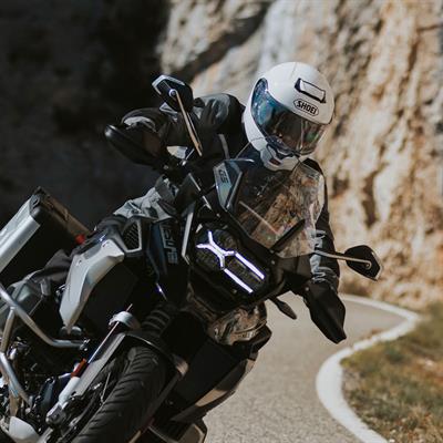 SHOEI NEOTEC 3 BEYAZ KASK