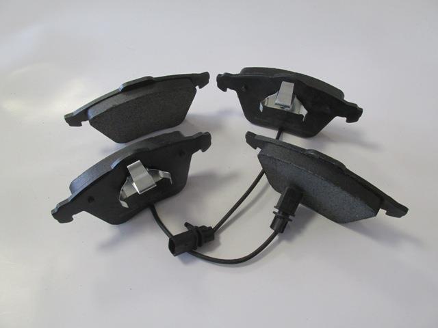 AUDI A4- 02/05; ÖN FREN BALATASI 2,0TFSI/2,7TDI(2KABLOLUDİSK)(155.2x72.7x19.3/15;6.4x73x19.3(BRAMAX)