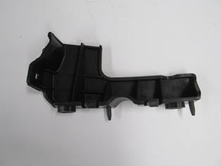 AUDI A4- 05/08; ÖN TAMPON BRAKETİ SOL BÜYÜK (YAN KULAĞA TAKILAN) (PLASTİK) (TW)