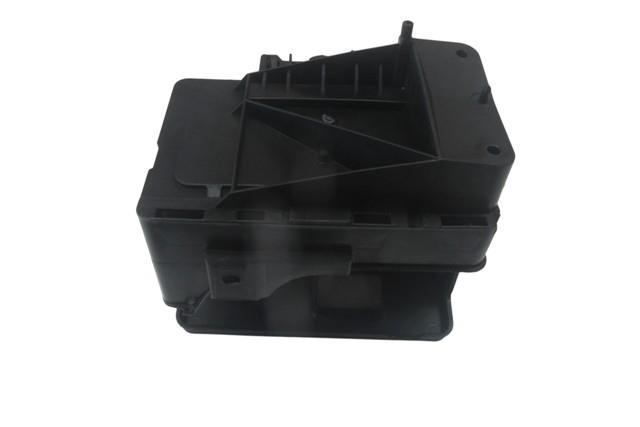 FORD FOCUS- SD/HB- 98/05; AKÜ KORUYUCU PLASTİĞİ GÖVDESİ KOMPLE (2 PARÇA)