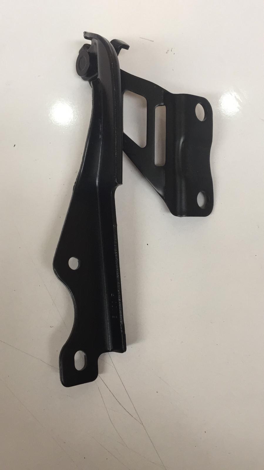 Mazda Menteşe Kaput Mazda 3 13-15 Sol