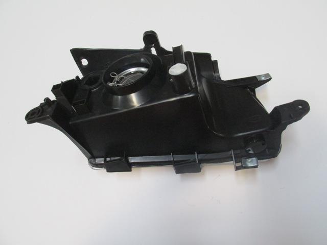 PEUGEOT PARTNER- 96/02; FAR LAMBASI SOL MANUEL (AYFAR)