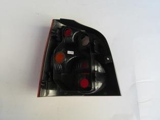VOLKSWAGEN POLO- 5- 02/05; STOP LAMBASI SAĞ KIRMIZI/SARI/BEYAZ (3/5KAPI)(ÇİFT FARLI)(FAMELLA)