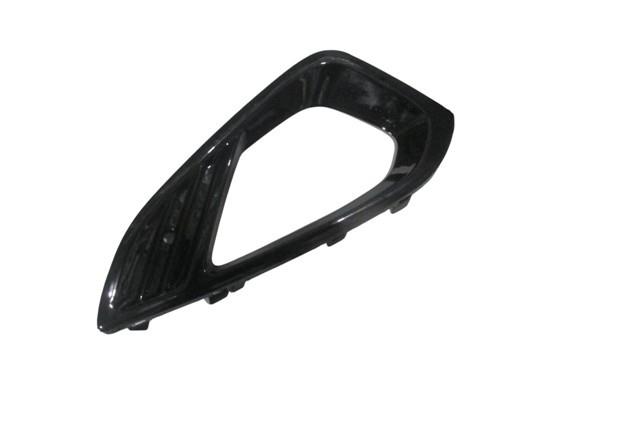 (YENİ ÜRÜN!!!)FORD FIESTA- 18/20; SİS LAMBA KAPAĞI SAĞ SİS DELİKLİ SİYAH (TW)