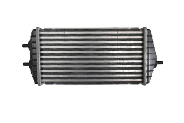 (YENİ ÜRÜN!!!)HYUNDAI I30- 17/18; TURBO HAVA SOĞUTMA RADYATÖRÜ 1.6 CRDI (İNTERCOOLER) (BRAZİNG) (300X161X85) ORİS