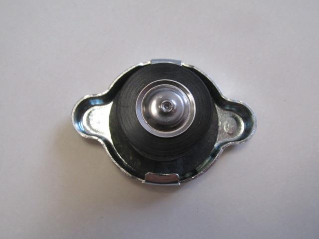 HONDA CIVIC- SD/HB- 88/91; RADYATÖR KAPAĞI KÜÇÜK TİP BİNEK ARAÇLAR İÇİN (0.9) (KAUÇUK) (CAPS)