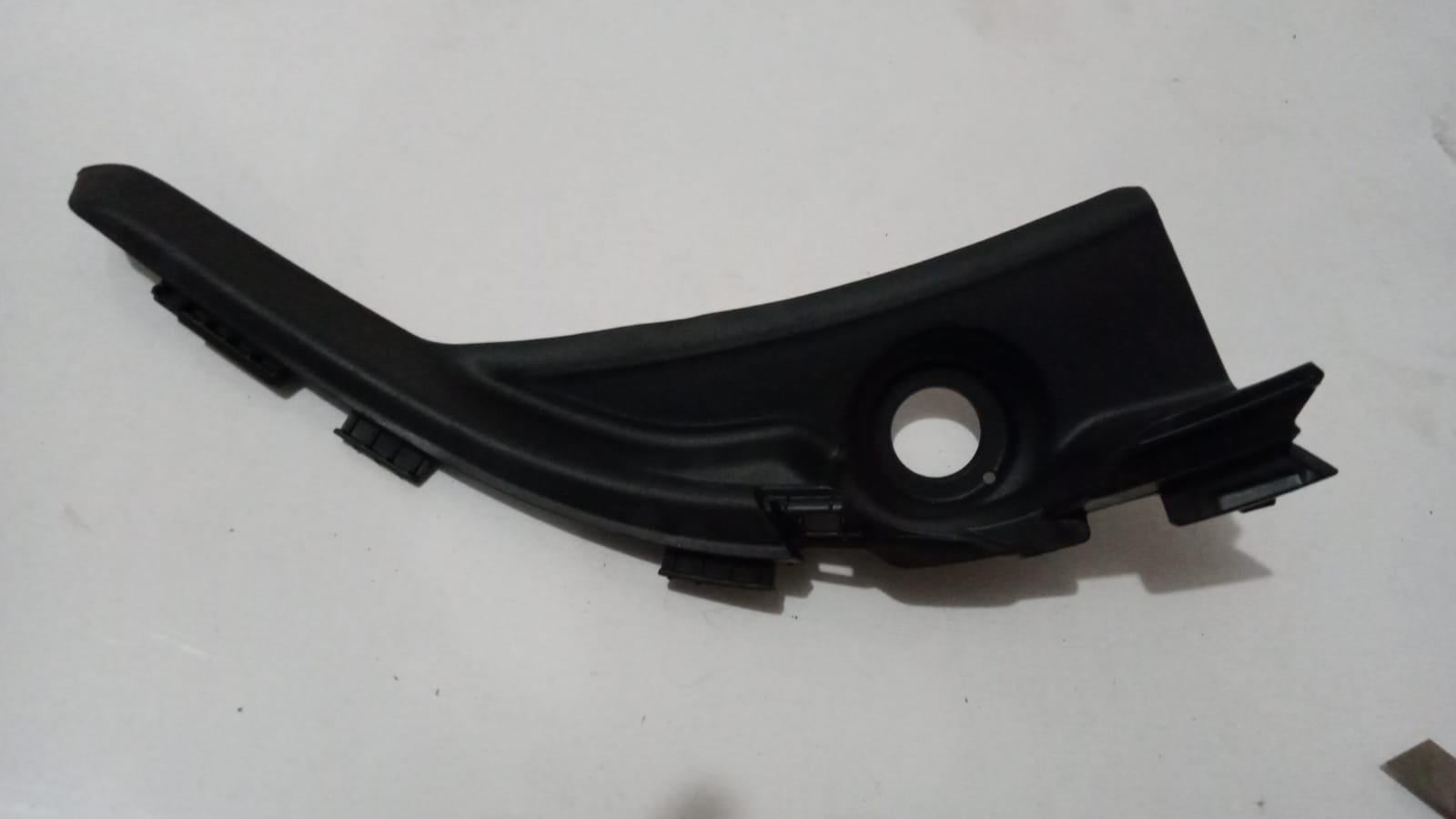 Honda Izgara Ön Cam Alt Cıvıc 12-15 Sağ (Yan Bakalit)