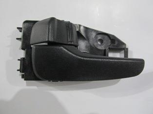 MITSUBISHI LANCER- 04/08; ÖN KAPI İÇ AÇMA KOLU SOL SİYAH (PÜTÜRLÜ TİP) (HUSHAN)