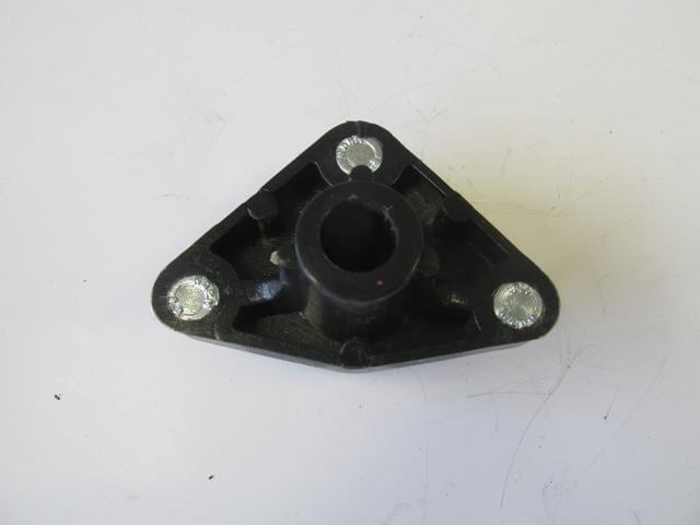 NISSAN PRIMERA- P11- 00/02; SİLGİ MANEVRA KOLU BAĞLANTI PLASTİĞİ 3 VİDALI 2.0cc