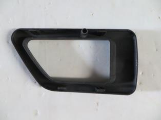 PEUGEOT PARTNER- 96/02; ÖN KAPI İÇ AÇMA KOLU ÇERÇEVESİ SOL SİYAH