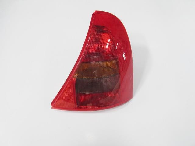 RENAULT CLIO- 2- HB- 98/01; STOP LAMBASI SAĞ (KIRMIZI/SARI/FÜME) DUYSUZ (PLEKSAN)