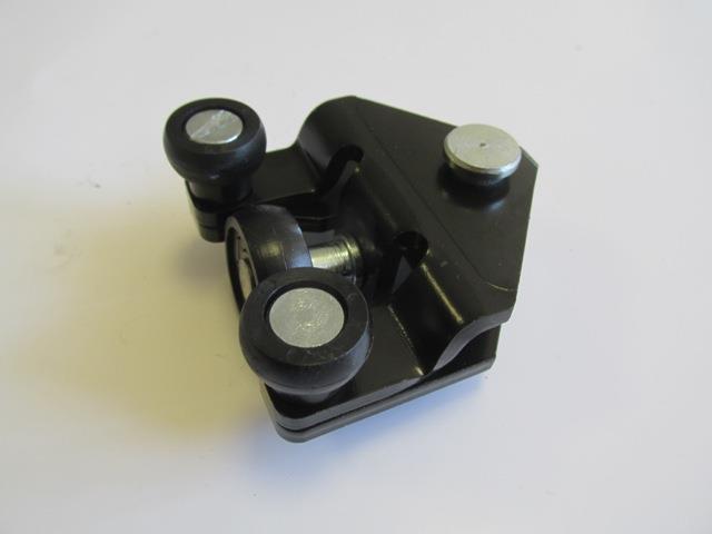 RENAULT MASTER- 1- 97/03; SÜRGÜLÜ KAPI ALT RAY BAĞLANTISI SAĞ