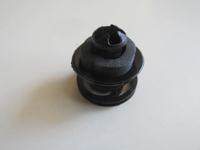 UNIVERSAL UNIVERSAL- KAPI DÖŞEME KLİPSİ KISA (GOLF/JETTA/PASSAT)