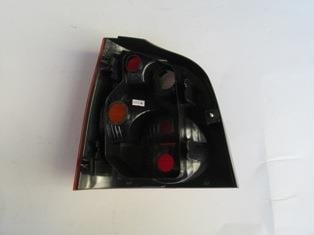 VOLKSWAGEN POLO- 5- 02/05; STOP LAMBASI SAĞ KIRMIZI/SARI/BEYAZ (3/5KAPI)(ÇİFT FARLI)(FAMELLA)