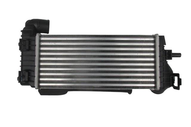(YENİ ÜRÜN!!!)FORD FOCUS- SD/HB- 12/14; TURBO SOĞUTMA RADYATÖRÜ 1.5/1.6 TDCİ(İNTERCOOLER)BRAZİNG)336X157X62) ORİS