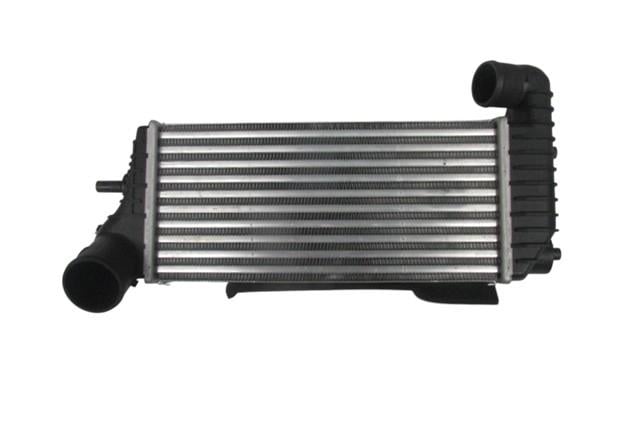 (YENİ ÜRÜN!!!)FORD FOCUS C MAX- 15/18; TURBO SOĞUTMA RADYATÖRÜ 1.5/1.6 TDCİ(İNTERCOOLER) (BRAZİNG)(336X157X62)ORİS
