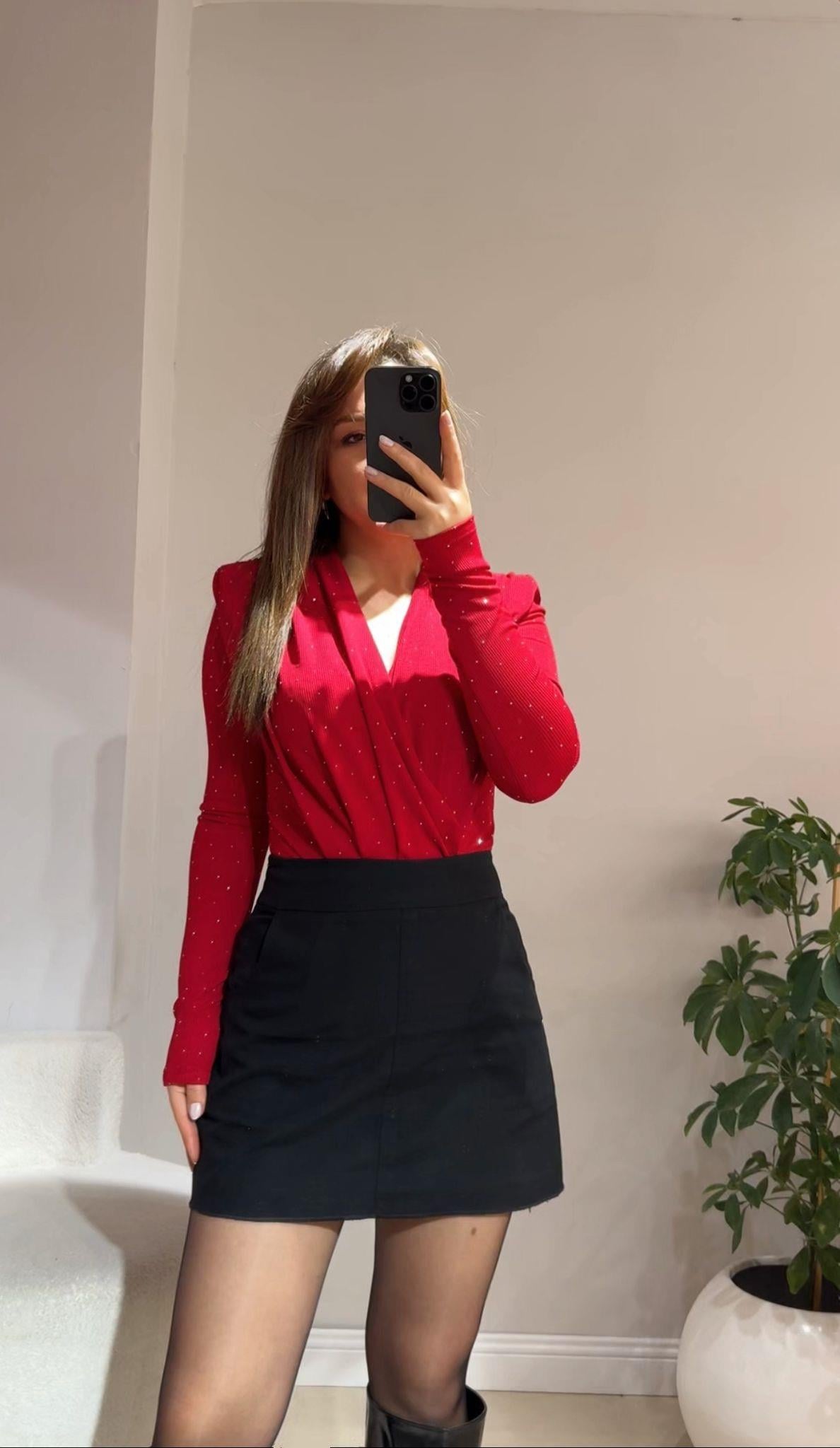 Taşlı Omuz Vatkalı Bluz