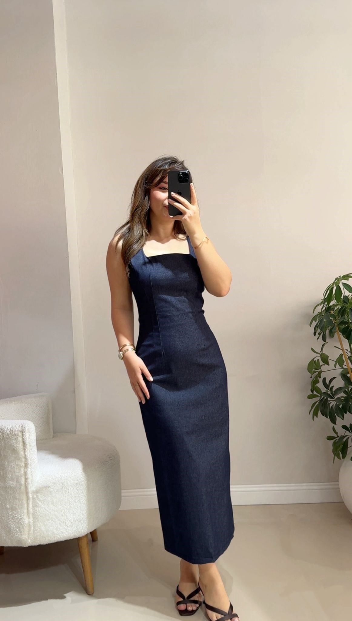 Kare Yaka Yırtmaçlı Midi Boy Denim Elbise
