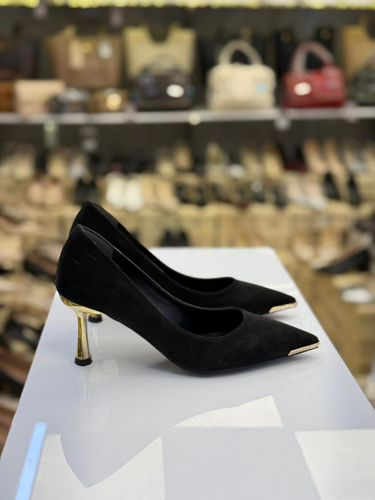 Burun Taş Detaylı Stiletto Gold T.