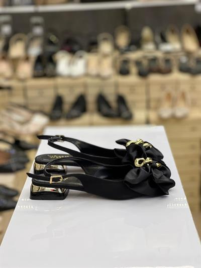 Önü Fiyonklu Rahat Babet Siyah