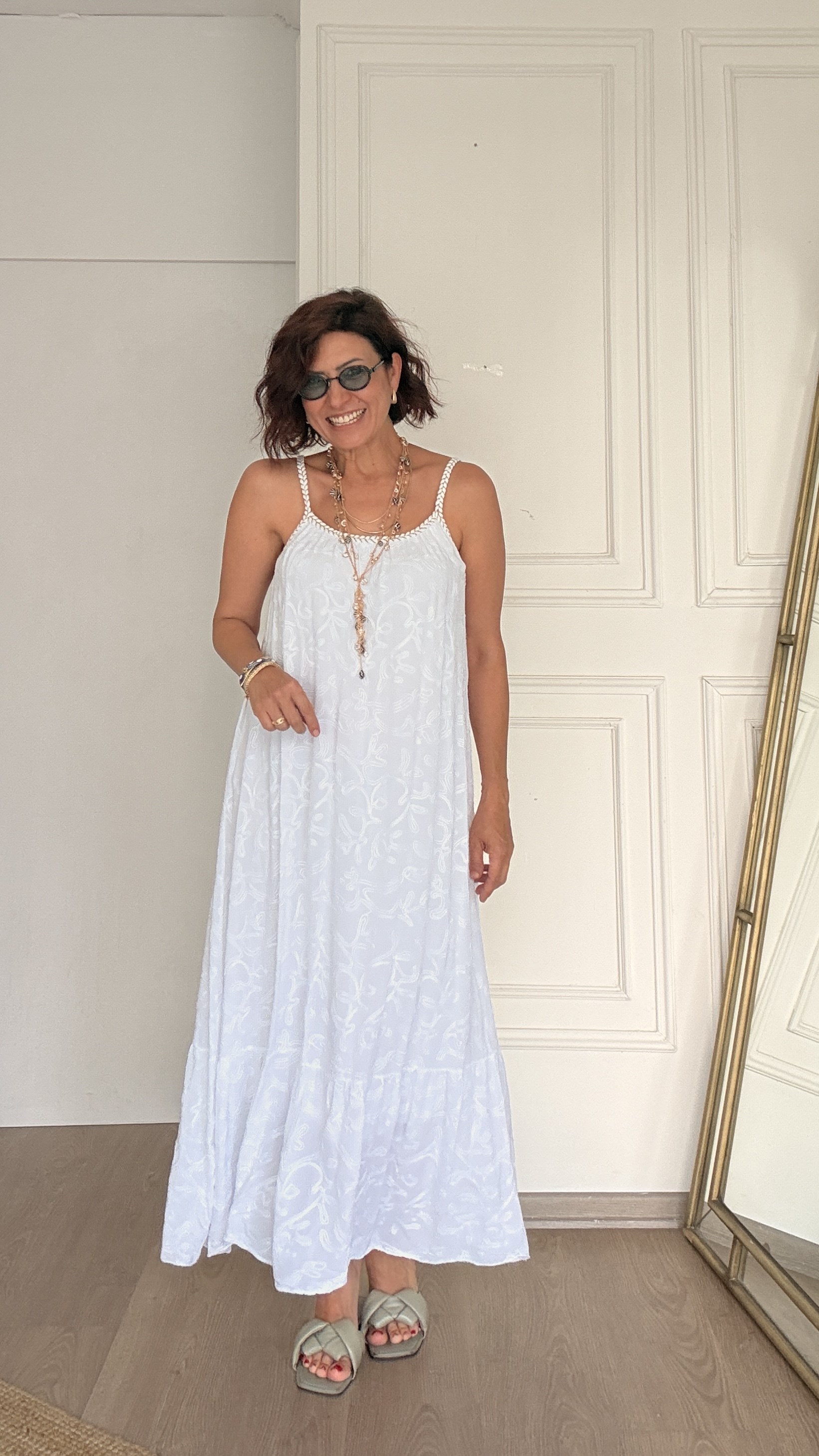 Askılı Nakış İşleme Uzun Elbise Beyaz