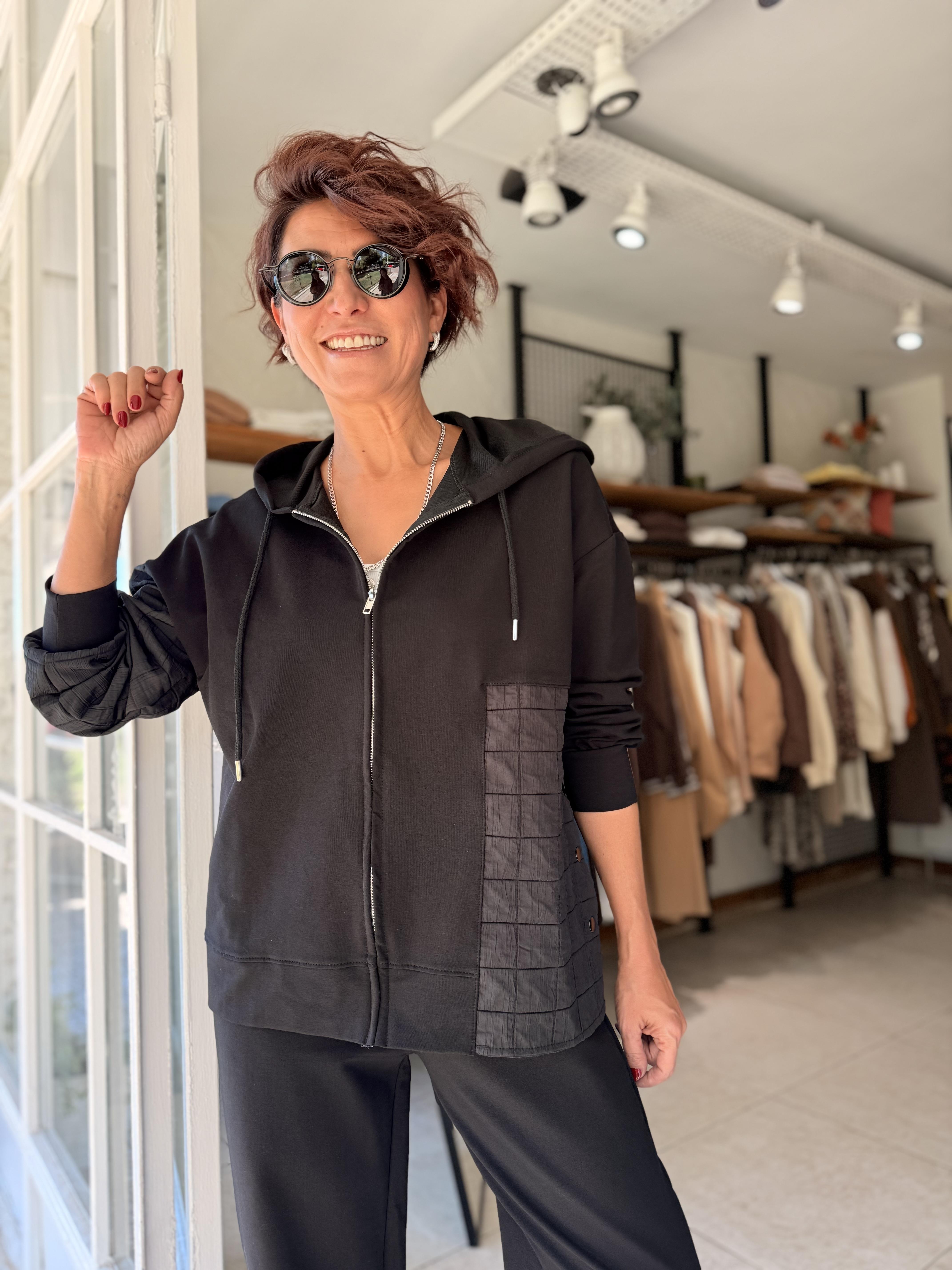Kapitone Detay Çıtçıtlu Kapüşonlu Sweatshirt Siyah