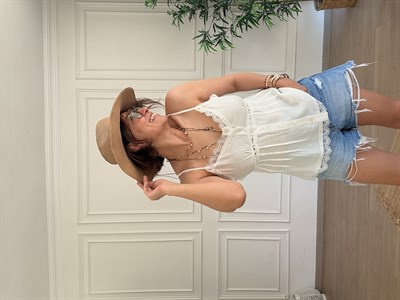 Askılı Düğmeli Bluz