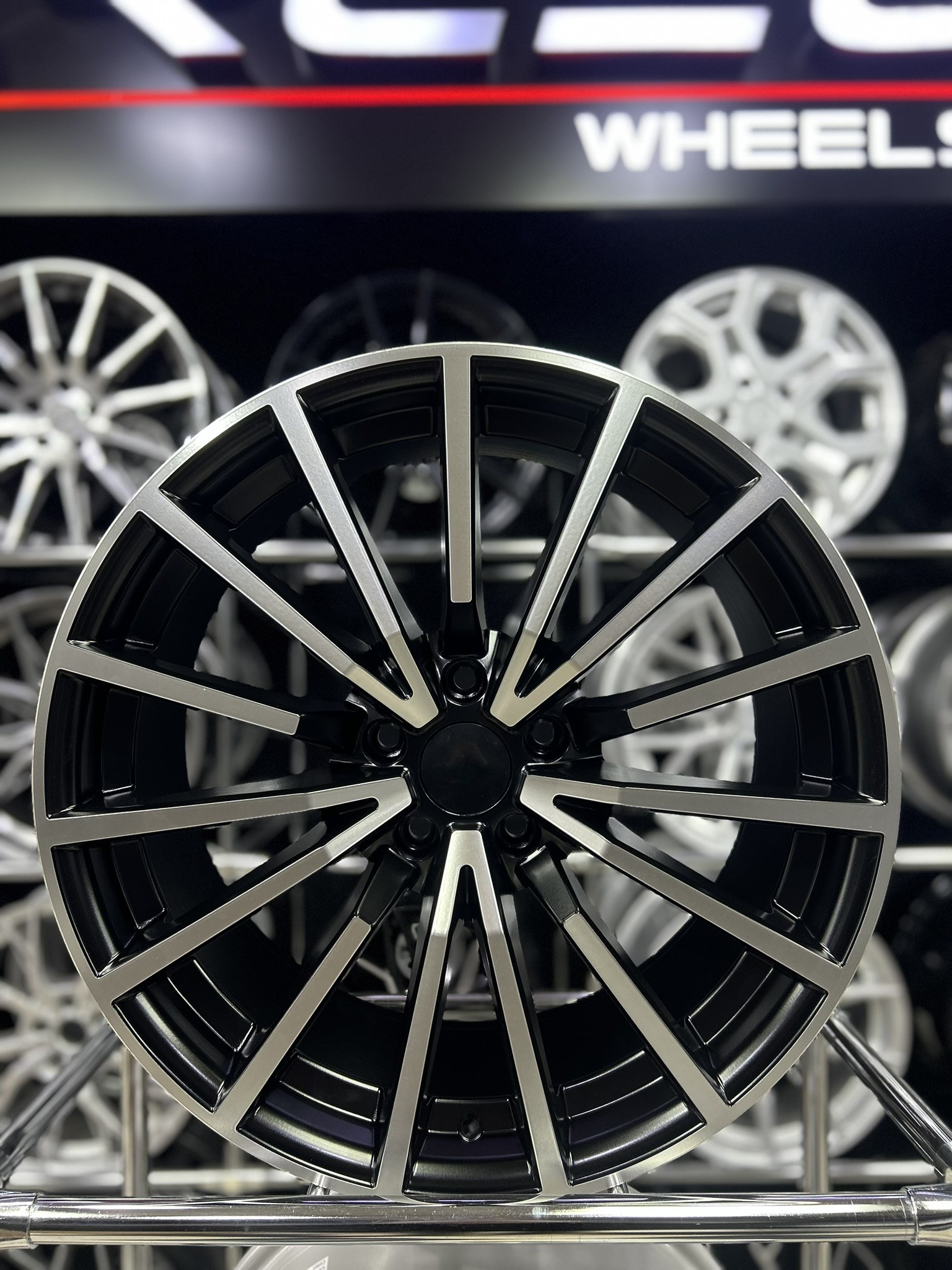 19 5x112 AUDİ A4-A5-A6 UYUMLU BLACK DİAMOND JANT MODELİ