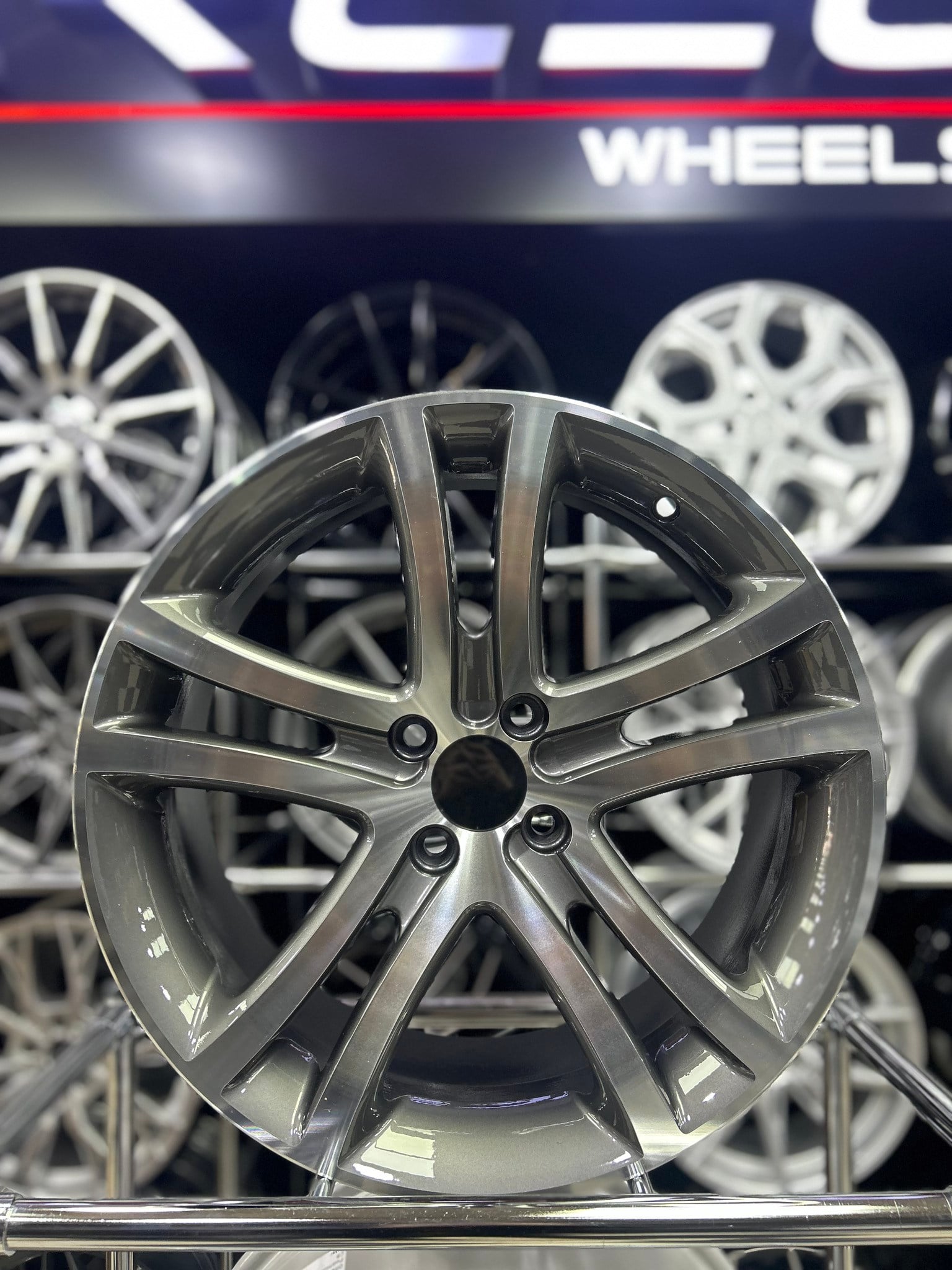 17 4x100 SAVANNAH GUNMETAL JANT MODELİ