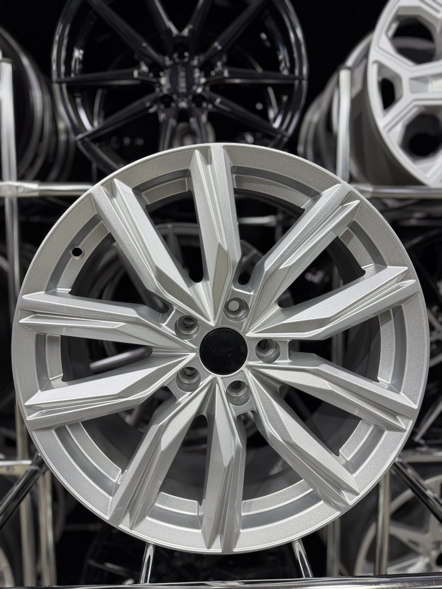 18 5x112 VW KAPSTADT SİLVER JANT MODELİ
