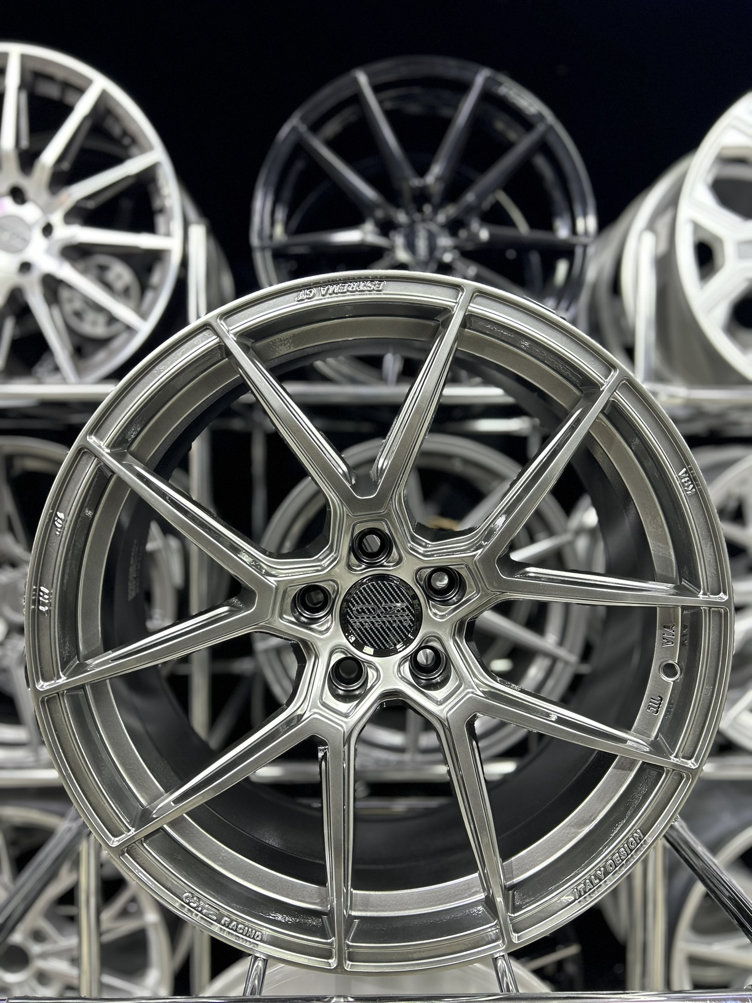 19 5x112 OZ RACING HLT ESTREMA HYPER BLACK JANT MODELİ