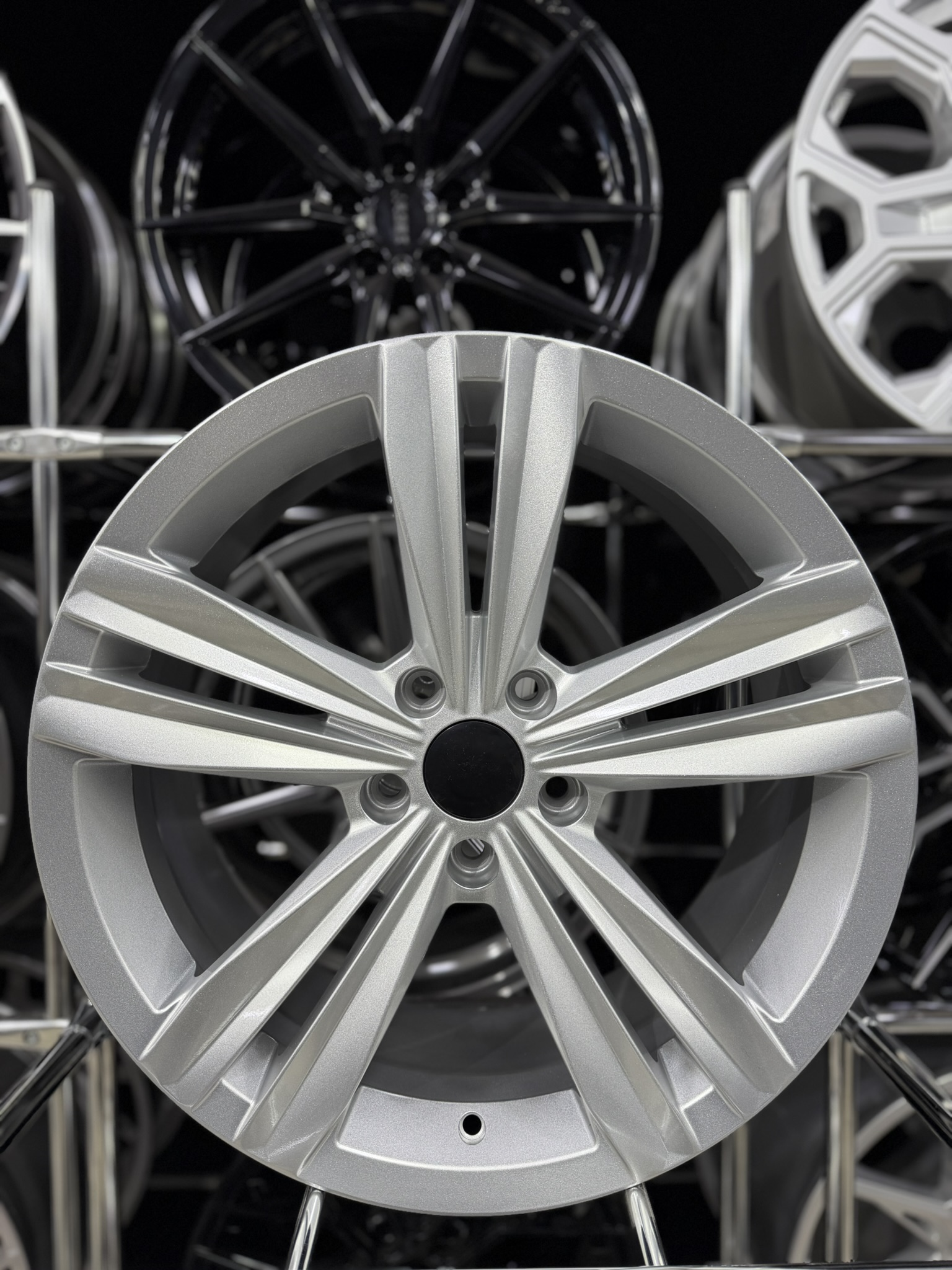 18'' 5x112 VW SEBRİNG SİLVER JANT MODELİ 