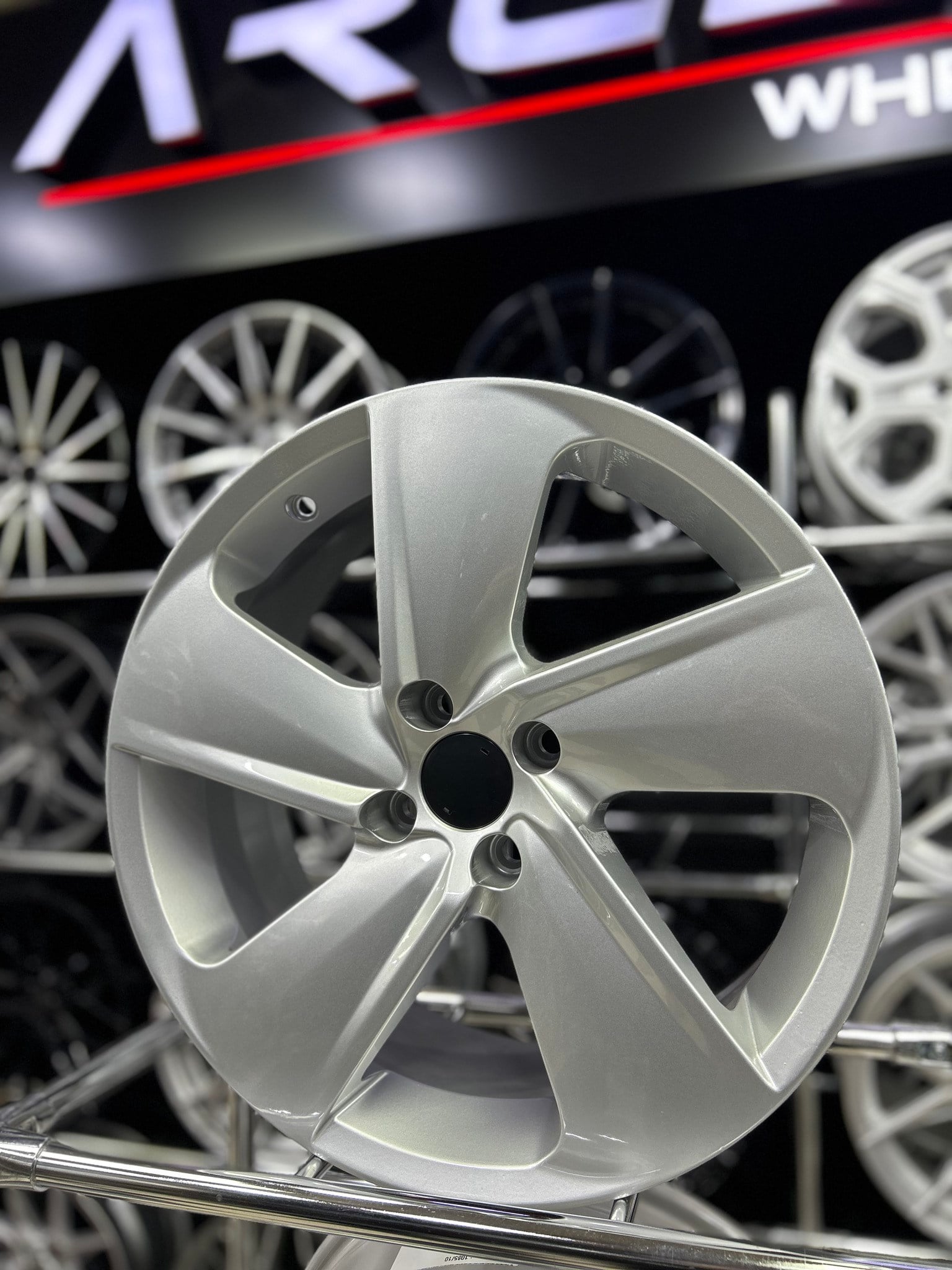 17'' 4x100 DEKORCULARA ÖZEL RENAULT-FİAT UYUMLU JANT MODELİ